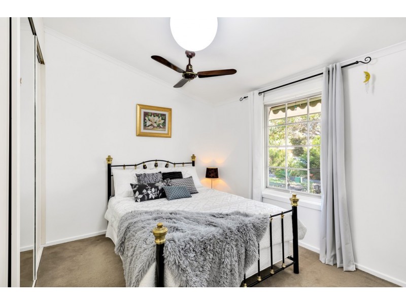 21 LYLE STREET, Happy Valley SA 5159