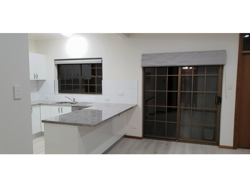 25 Pine Drv, Aberfoyle Park SA 5159