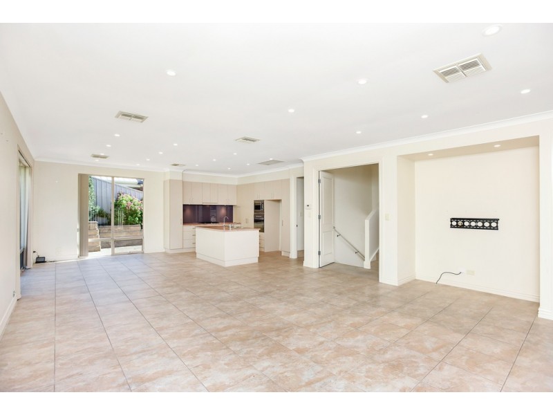 8 Warriparinga Ave, Craigburn Farm SA 5051