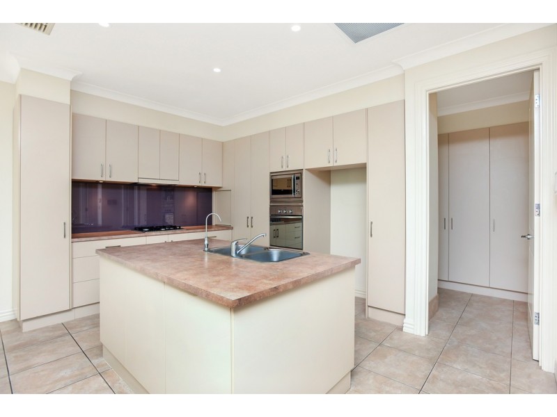 8 Warriparinga Ave, Craigburn Farm SA 5051