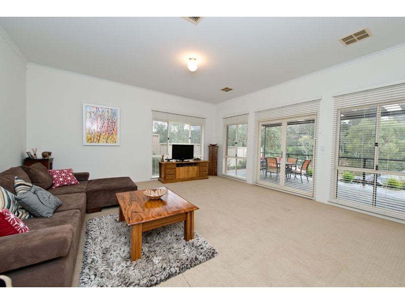 10 McNamara  Road, Coromandel Valley SA 5051