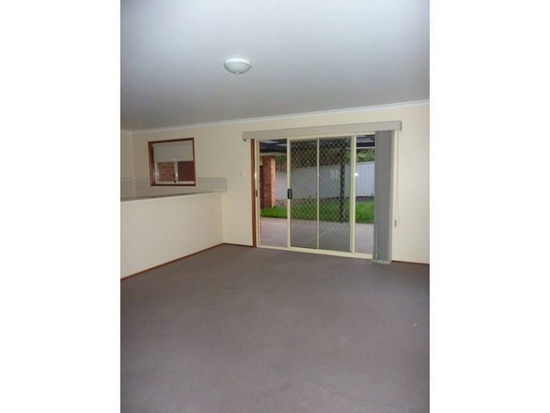 12 Wooding Ave, Woodcroft SA 5162