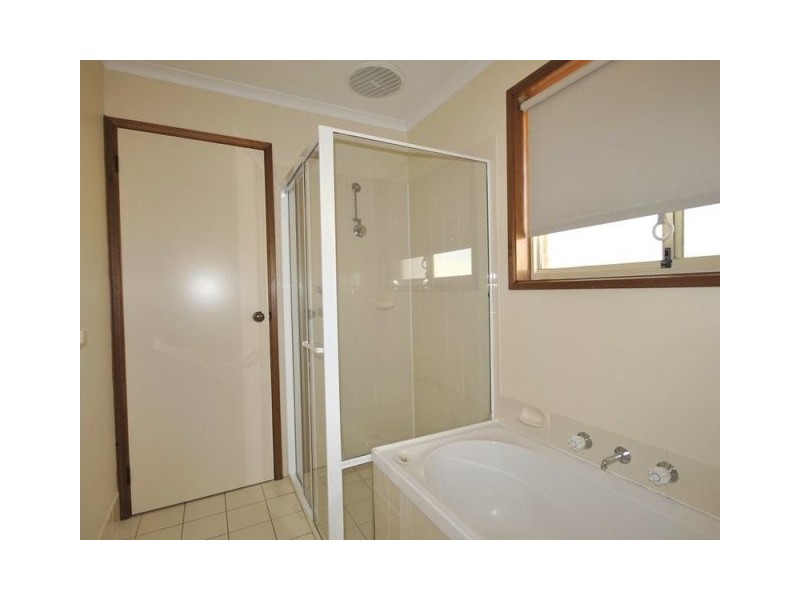 12 Wooding Ave, Woodcroft SA 5162