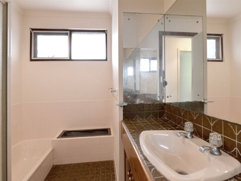 12 Woodburn Avenue, Hawthorndene SA 5051