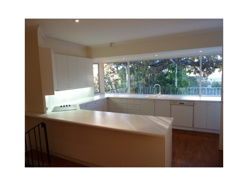 32 Ridgehaven Drive, Bellevue Heights SA 5050