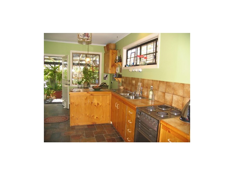 8 MARY STREET, Eden Hills SA 5050