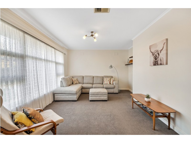 8 Eden Avenue, Bellevue Heights SA 5050