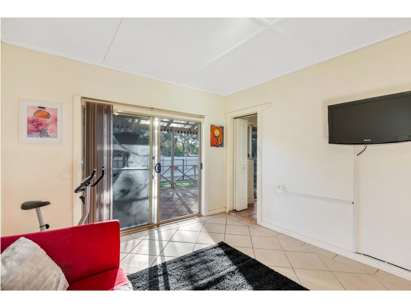 8 Eden Avenue, Bellevue Heights SA 5050