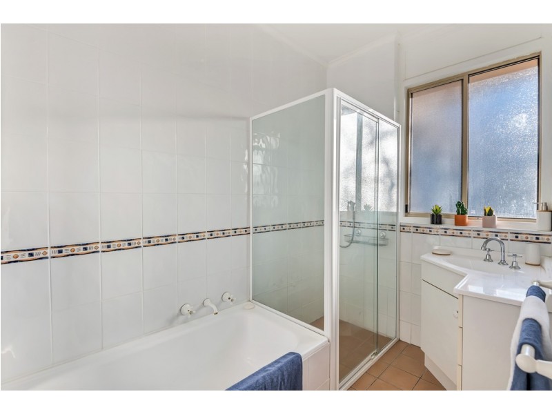 8 Eden Avenue, Bellevue Heights SA 5050