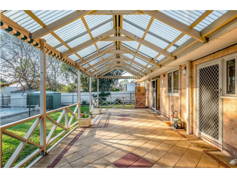 8 Eden Avenue, Bellevue Heights SA 5050