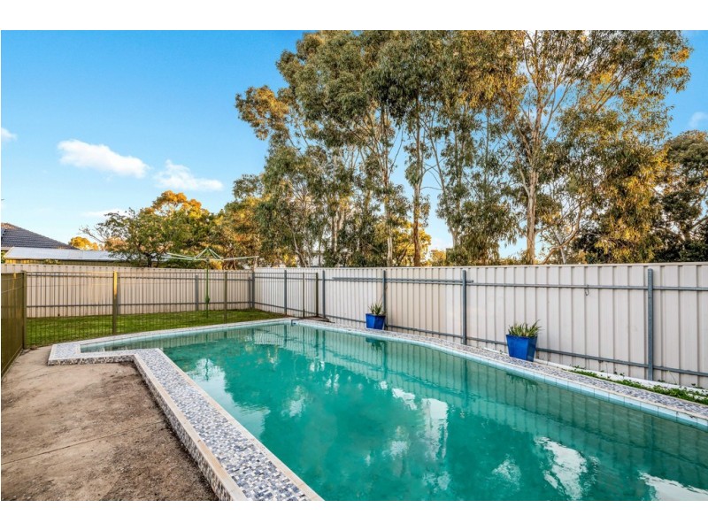 8 Eden Avenue, Bellevue Heights SA 5050
