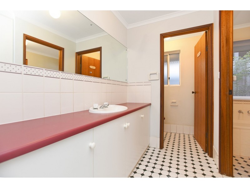 23 Shillabeer Cres, Woodcroft SA 5162