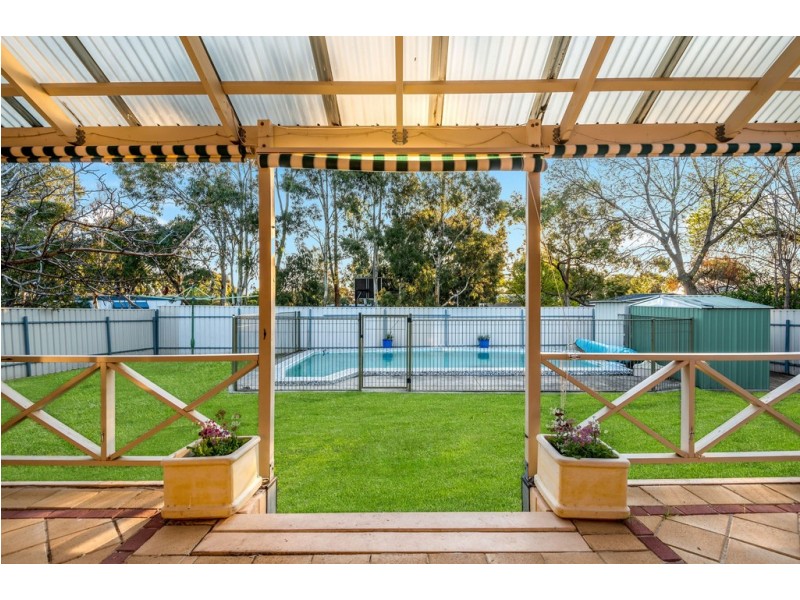 8 Eden Avenue, Bellevue Heights SA 5050