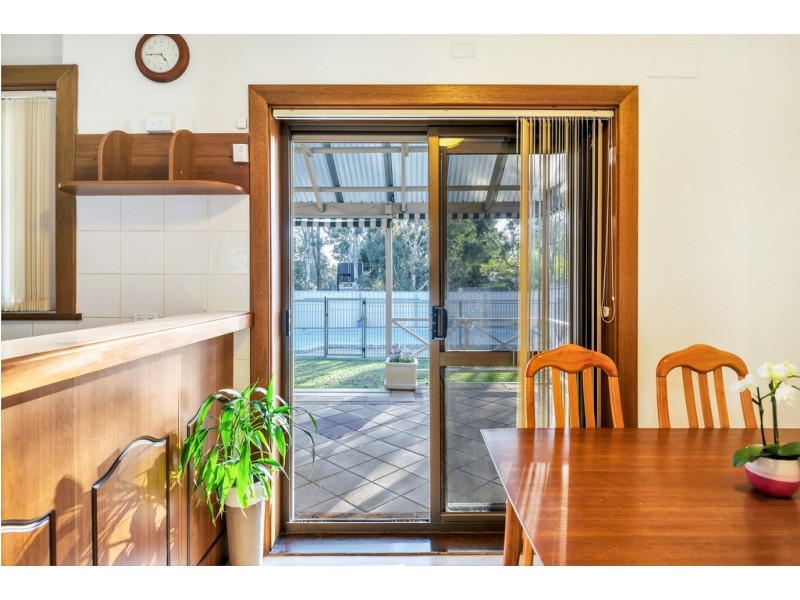 8 Eden Avenue, Bellevue Heights SA 5050