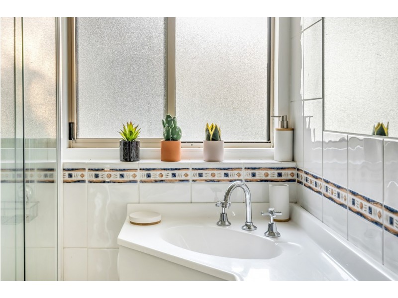 8 Eden Avenue, Bellevue Heights SA 5050