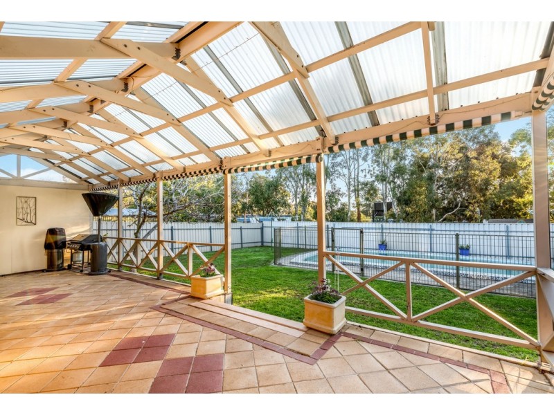 8 Eden Avenue, Bellevue Heights SA 5050