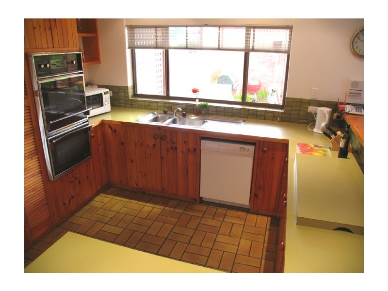 28 HILLSDALE AVENUE, Coromandel Valley SA 5051