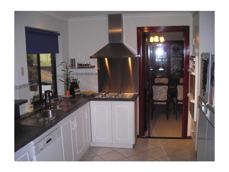 32 HORSESHOE DRIVE, Aberfoyle Park SA 5159