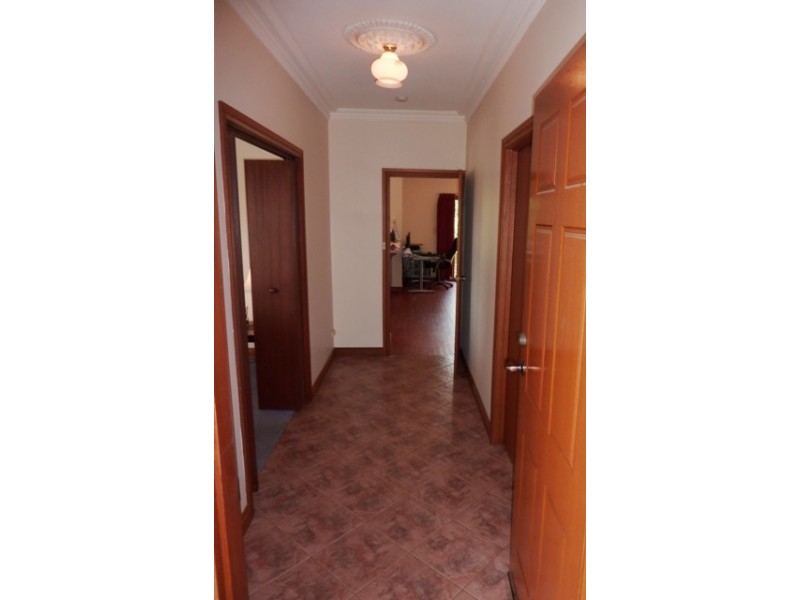 32 SHANNON CRESCENT, Coromandel Valley SA 5051