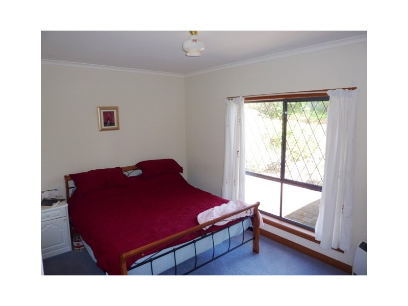 32 SHANNON CRESCENT, Coromandel Valley SA 5051