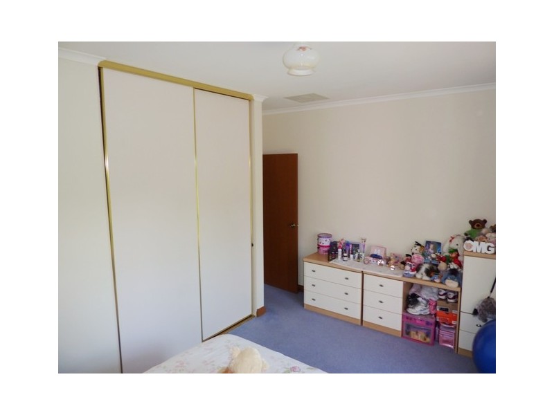 32 SHANNON CRESCENT, Coromandel Valley SA 5051