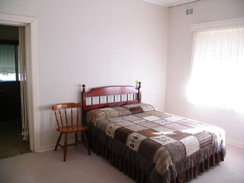 34 Emily Avenue, Clapham SA 5062