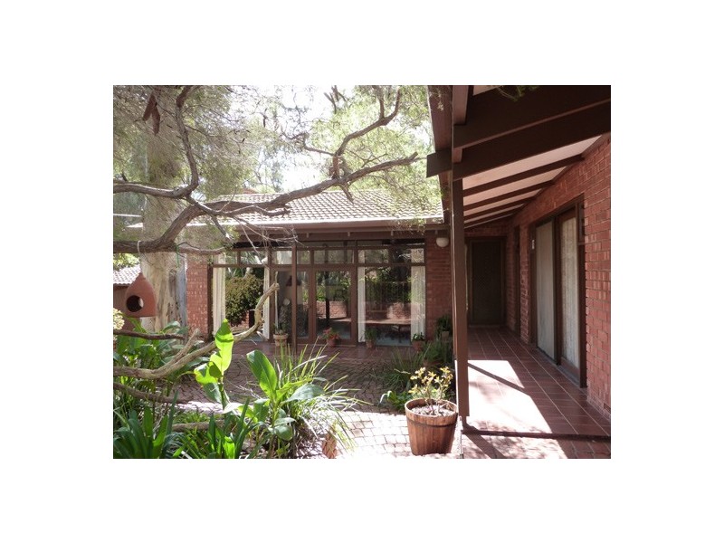 4 Bengalee St, Flagstaff Hill SA 5159