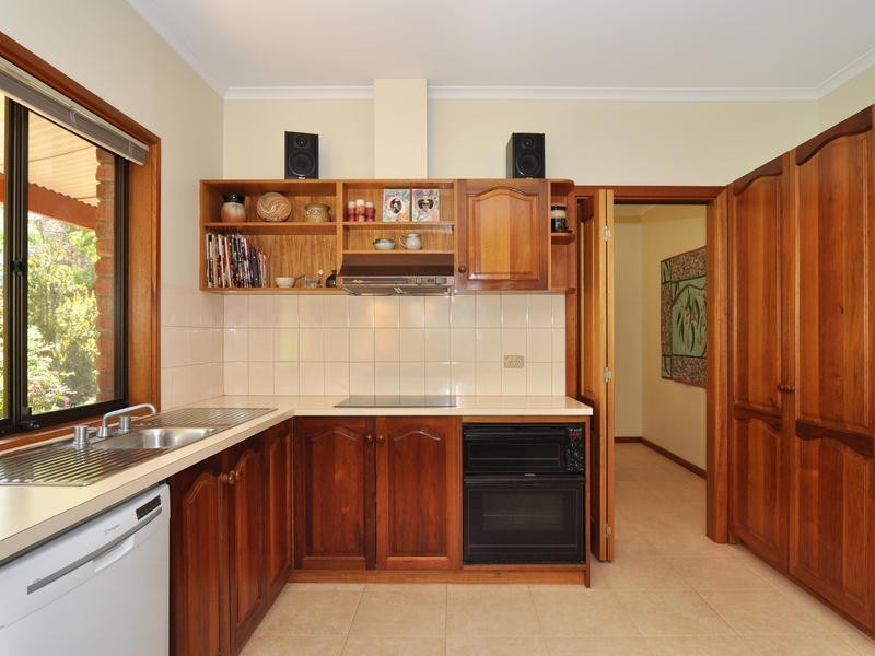 7 Sittella Crescent, Coromandel Valley SA 5051