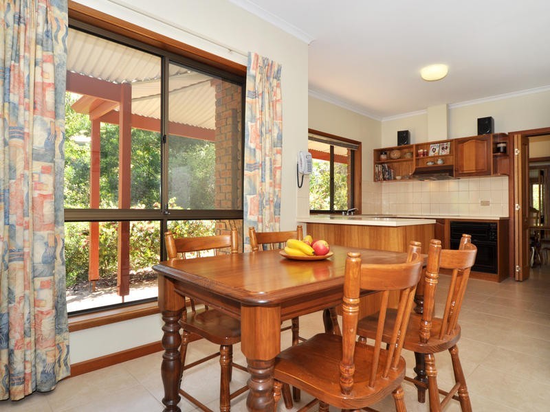 7 Sittella Crescent, Coromandel Valley SA 5051