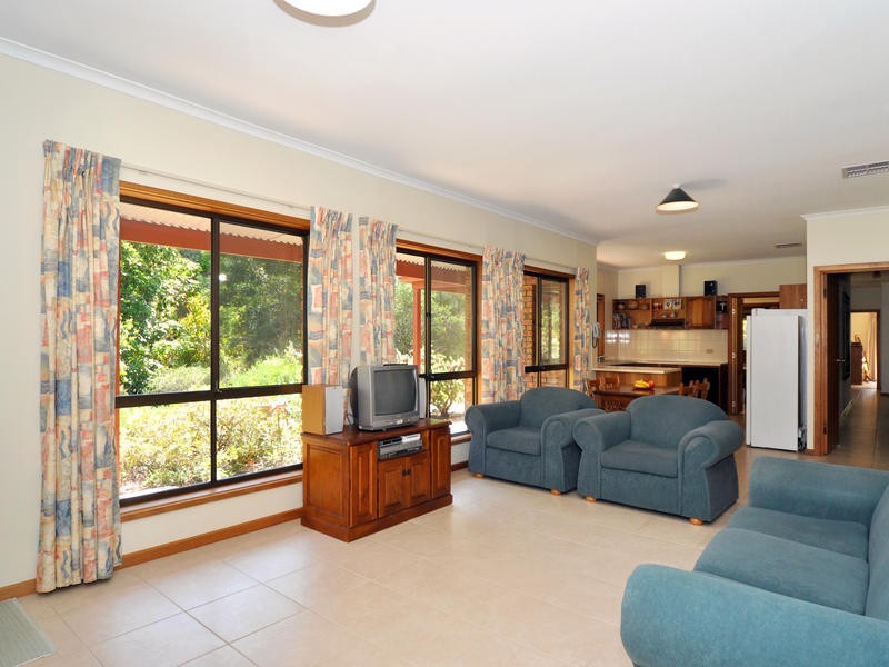 7 Sittella Crescent, Coromandel Valley SA 5051