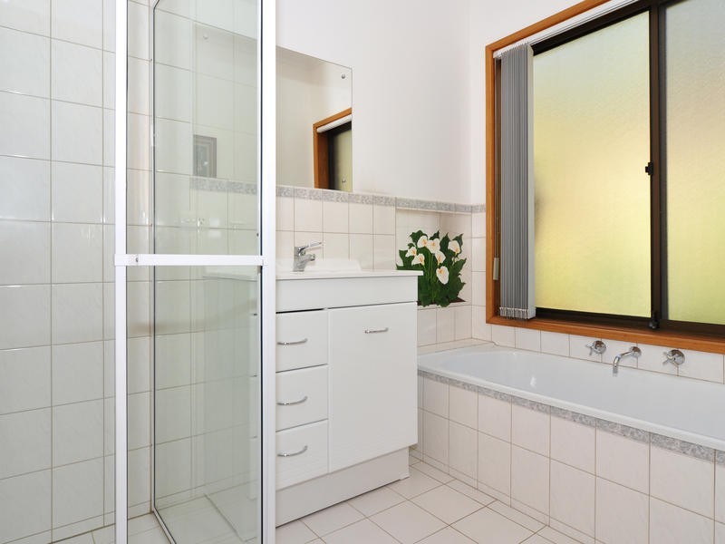 7 Sittella Crescent, Coromandel Valley SA 5051