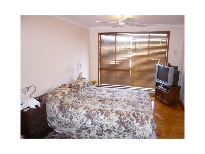 22 GREENLOOP CRES, Huntfield Heights SA 5163