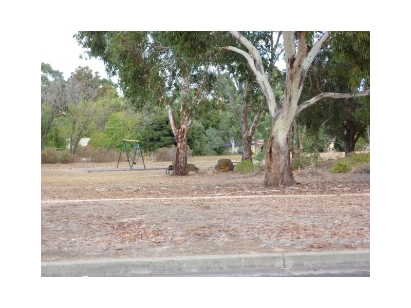 10 Hamilton Cres, Aberfoyle Park SA 5159