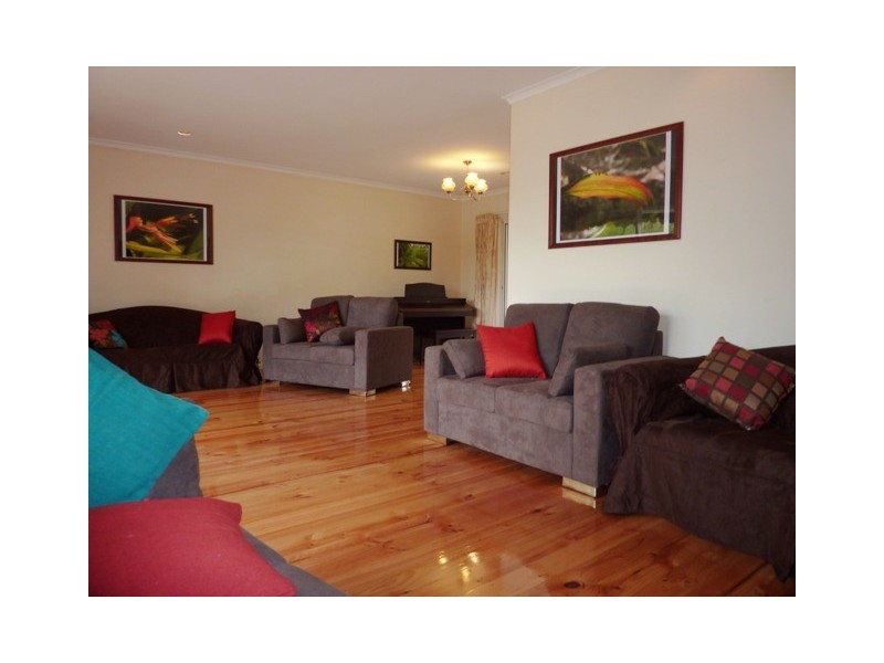 10 Hamilton Cres, Aberfoyle Park SA 5159