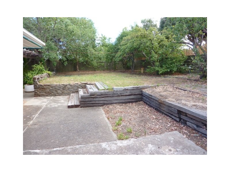 10 Hamilton Cres, Aberfoyle Park SA 5159