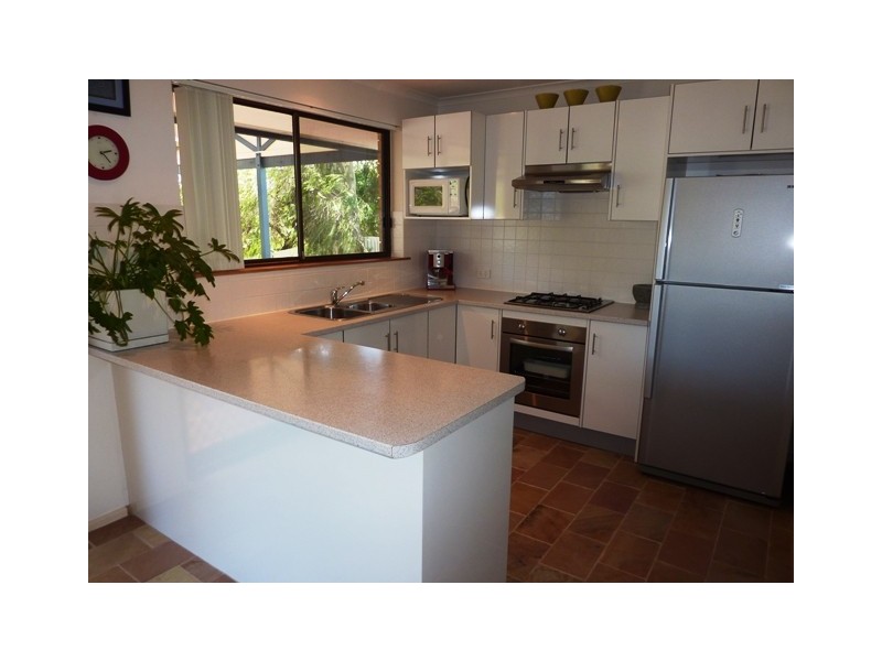 15 Spruce Ave, Aberfoyle Park SA 5159