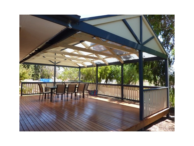 15 Spruce Ave, Aberfoyle Park SA 5159