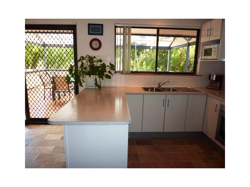 15 Spruce Ave, Aberfoyle Park SA 5159