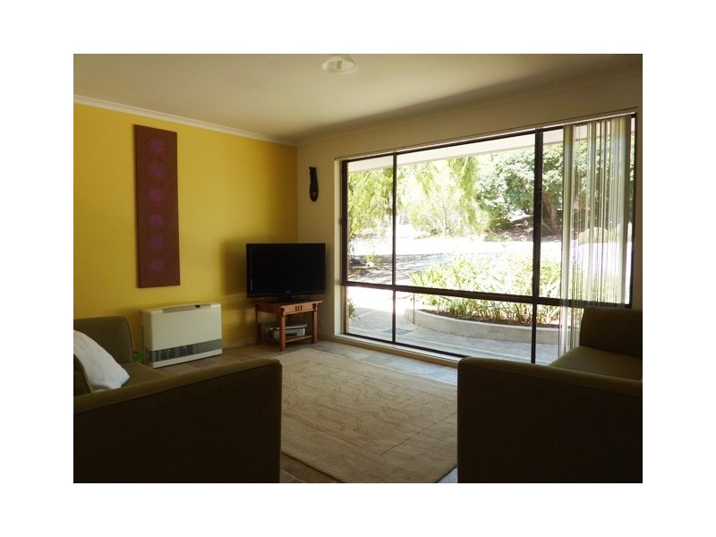 15 Spruce Ave, Aberfoyle Park SA 5159