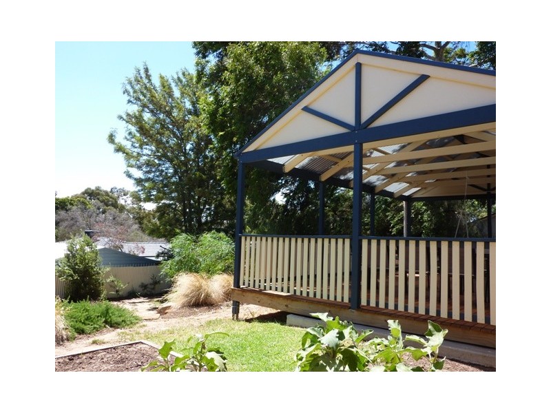 15 Spruce Ave, Aberfoyle Park SA 5159