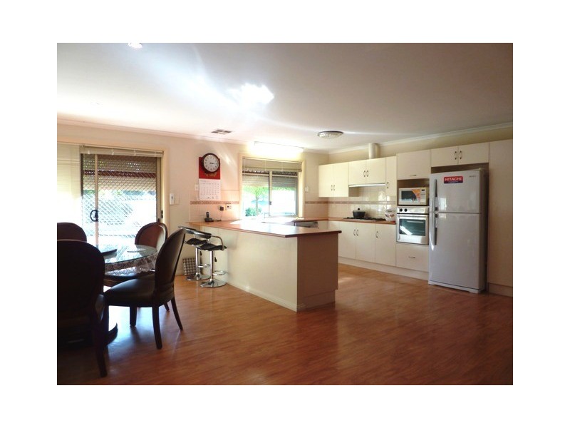 2 Peewit Ave, Glenalta SA 5052