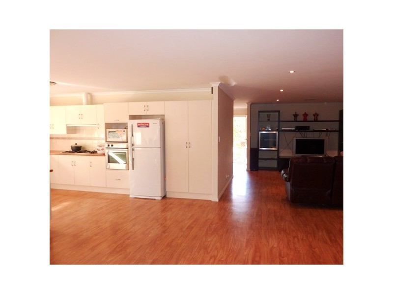 2 Peewit Ave, Glenalta SA 5052