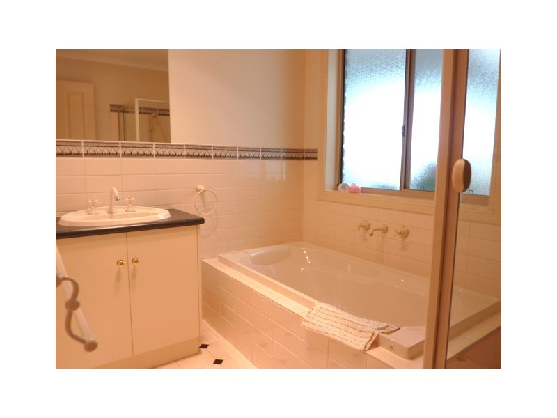 2 Peewit Ave, Glenalta SA 5052