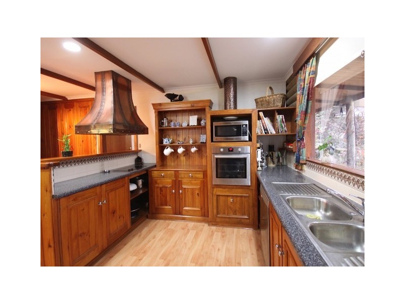 24 Jackson Ave, Coromandel Valley SA 5051