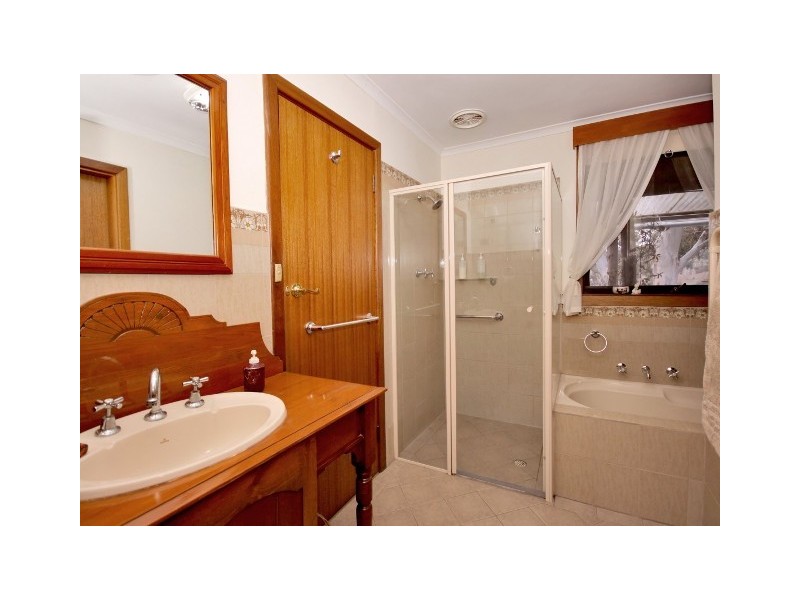 24 Jackson Ave, Coromandel Valley SA 5051