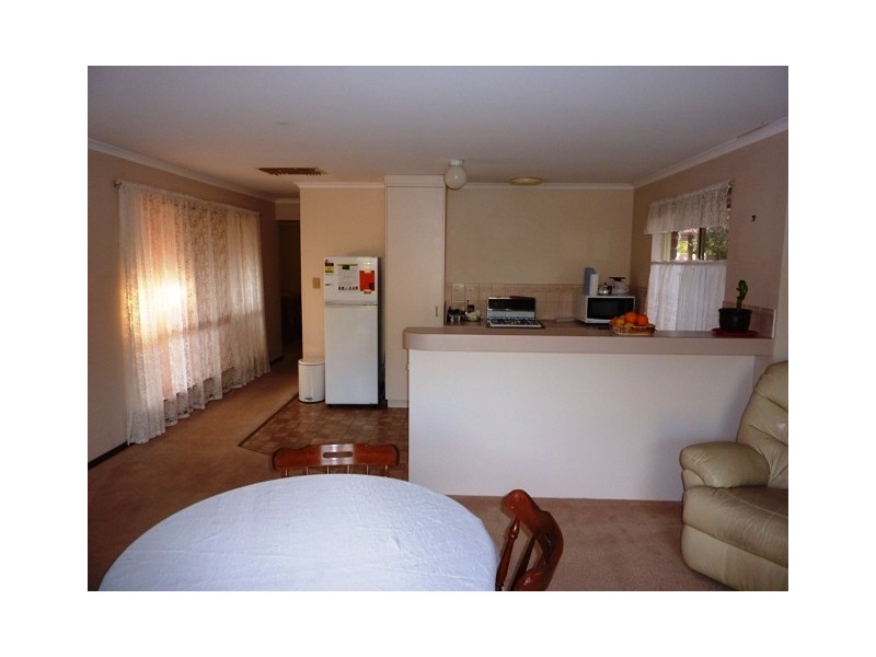 29  Bordeaux Drive, Woodcroft SA 5162