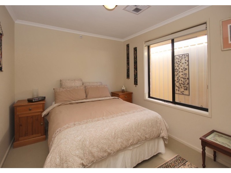 3 Saxon St, Clovelly Park SA 5042