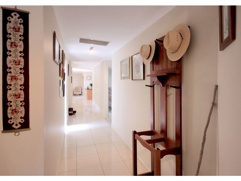 3 Saxon St, Clovelly Park SA 5042