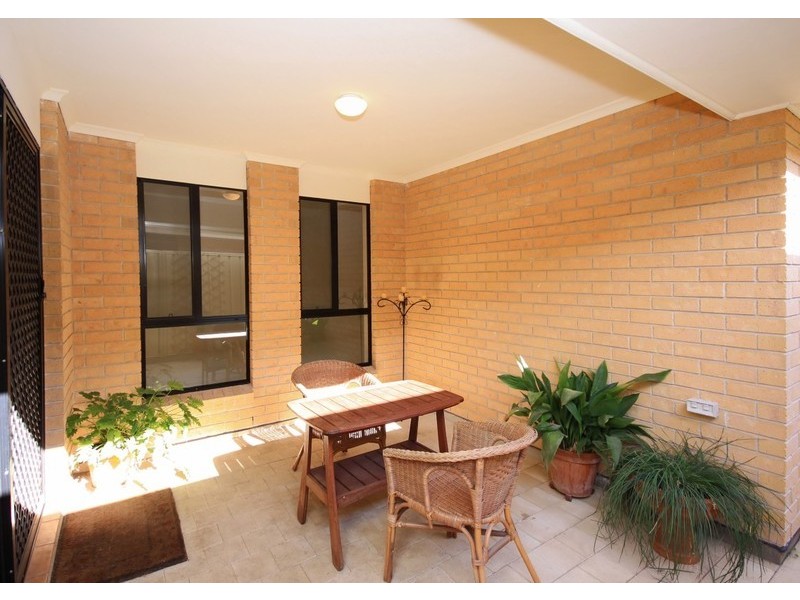 3 Saxon St, Clovelly Park SA 5042