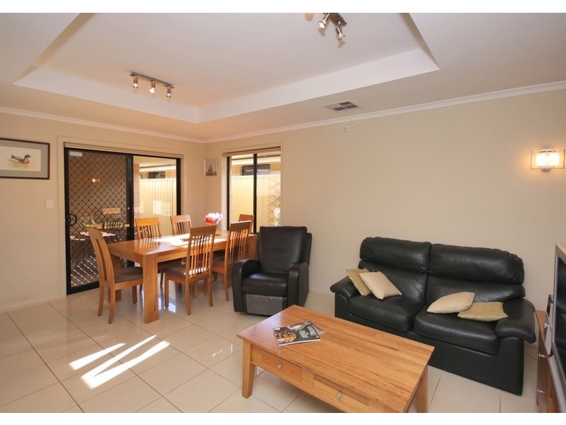 3 Saxon St, Clovelly Park SA 5042